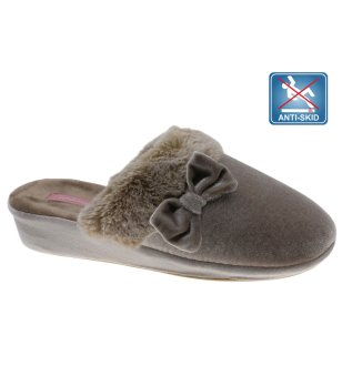 Бежови дамски чехли с пух и панделка снимка