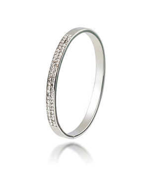 Дамска сребриста гривна с кристали снимка