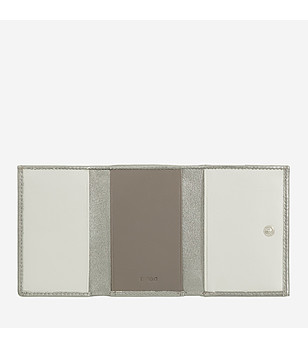 Сребрист кожен дамски портфейл HONDURAS снимка