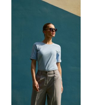 Светлосиня дамска памучна блуза снимка