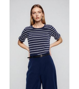 Тъмносиня раирана тениска снимка