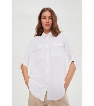 Бяла дамска риза с джобове KO снимка