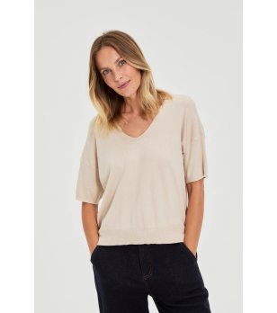 Бежова дамска блуза с V-образно деколте снимка