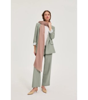 Дамски шал в цвят пепел от роза снимка