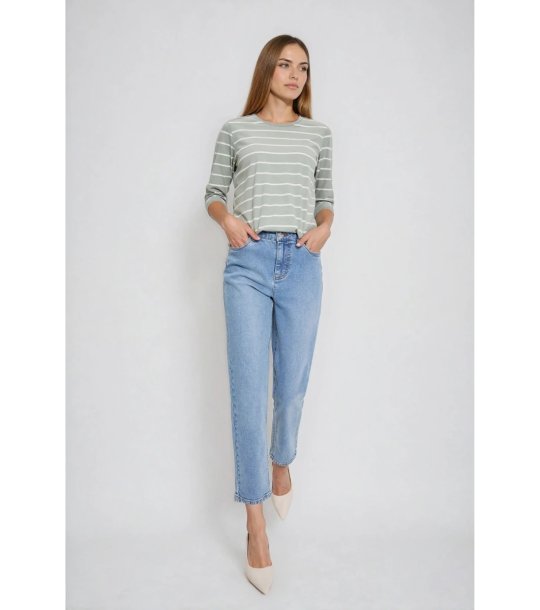 Дамски сини дънки с права кройка снимка