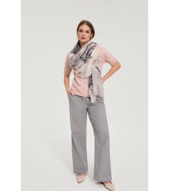 Дамски шал в  цвят пудра и сиво снимка