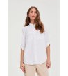 Бяла дамска риза с джобове KO-3 снимка
