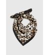 Дамски черен шал с леопардов принт-2 снимка