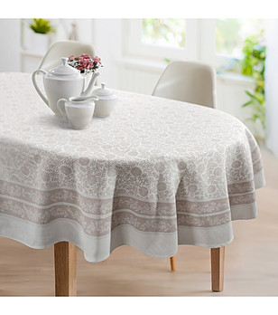 Бежова овална покривка с флорален десен 140x180 см снимка