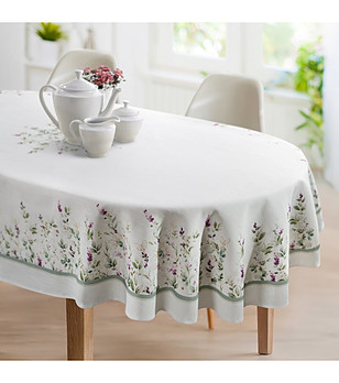 Овален покривка с флорален принт 140x260 см снимка