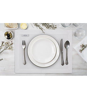 Комплект 4 бели подложки за маса с лъскава нишка 30x40 см снимка