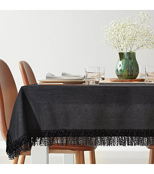 Черна покривка с ресни 140x260 см снимка