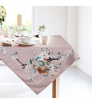 Тъмнобежова покривка с растителен и животински принт 85x85 см снимка