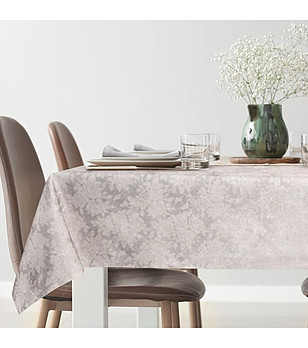 Светлосребриста покривка с цветя и сребърна нишка 160x350 см снимка