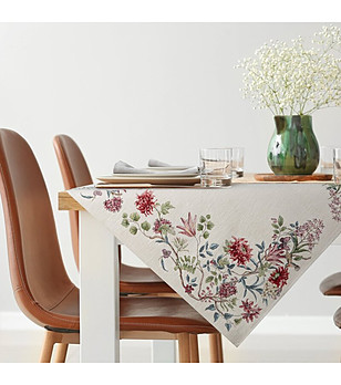 Гобленова покривка в натурален цвят с цветя 100x100 см снимка