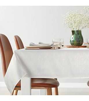 Бяла покривка със златиста нишка 140x180 см снимка