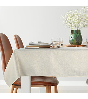 Кремава покривка със златиста нишка 140x180 см снимка