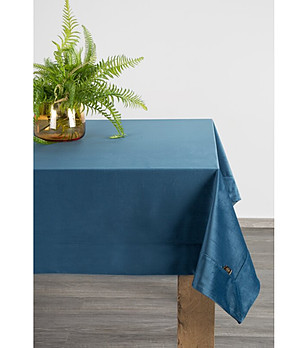 Тъмносиня кадифена покривка с декоративна лента 145x220 см снимка