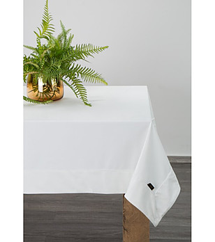 Бяла кадифена покривка с декоративна лента 145x220 см снимка