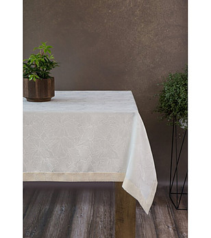 Кремава покривка с фин листен десен и златиста нишка 145x400 см снимка