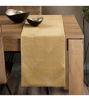 Меден кадифен тишлайфер със златист геометричен десен 35x220 см снимка