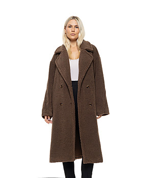 Кафяво палто от каракул Biana снимка