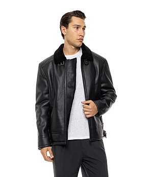 Късо черно яке от еAbner снимка