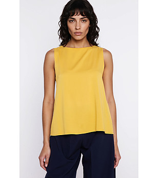 Жълта блуза без ръкави снимка