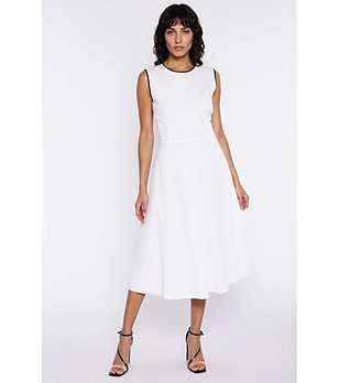 Екрю рокля без ръкави с контрастен кант снимка