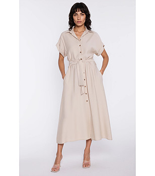 Бежова рокля с колан снимка