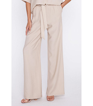 Бежов панталон с широки крачоли и колан снимка