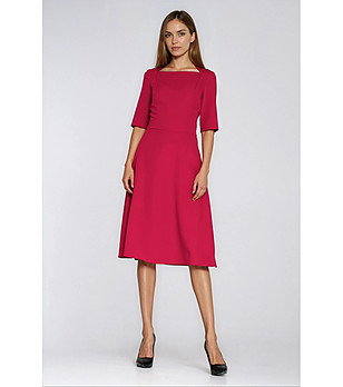 Рокля в червено-розов нюанс с трапецовидна долна част снимка