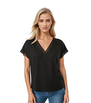 Черна блуза с дантела FLAVIANA снимка