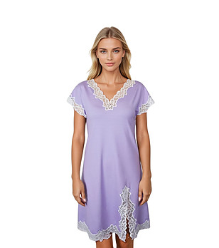 Лилава нощница с дантела LIVIA в макси размери снимка