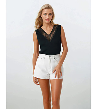 Черен потник с дантелено деколте PENNY в макси размери снимка