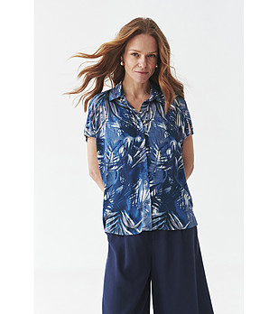 Синя дамска риза с къс ръкав и принт Sara снимка