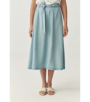 Светлосиня миди пола с колан Biana снимка