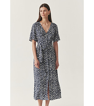 Тъмносиня рокля с колан и принт Daliola снимка