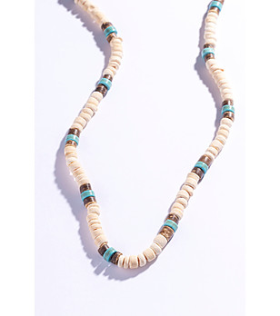 Мъжко колие в бежово с тюркоазени мъниста снимка