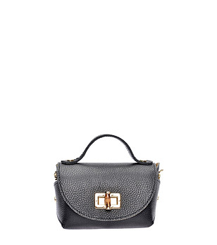 Черна чанта през рамо с метална закопчалка снимка