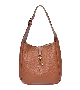 Кафява чанта с метален елемент снимка