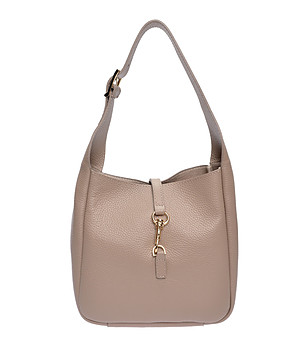 Бежова чанта с декорация снимка