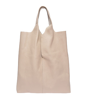 Бежова чанта тип hobo снимка