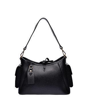 Черна чанта през рамо снимка