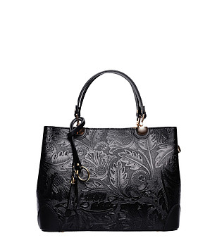 Черна чанта тип тоут с релефен ефект снимка