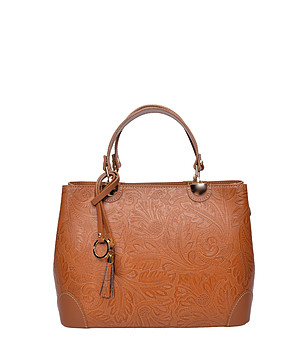 Кожена чанта тип tote в конячен цвят  снимка