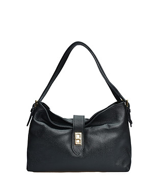 Черна чанта за рамо  снимка