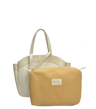 Бежова раменна чанта снимка