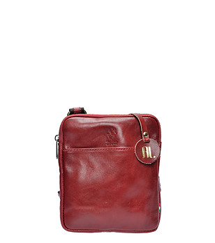 Кожена чанта през рамо в червено снимка