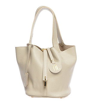 Дамска чанта в бежово с несесер снимка